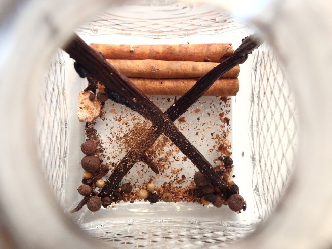 Rhum arrangé aux épices de Noël de Madamcadamia