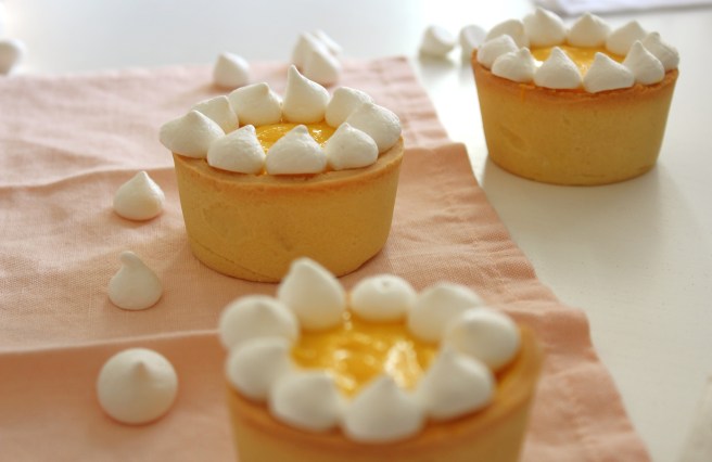 Tartes à la passion meringuées de Madamcadamia