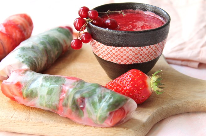 Rouleaux de printemps aux fraises et fruits rouges