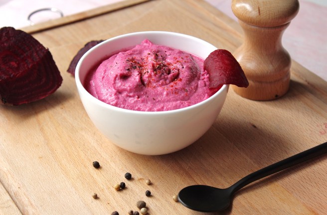 Dips printaniers à la betterave et aux radis