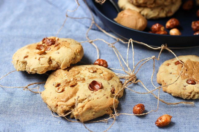 Cookies aux cacahuètes caramélisées et beurre de cacahuètes