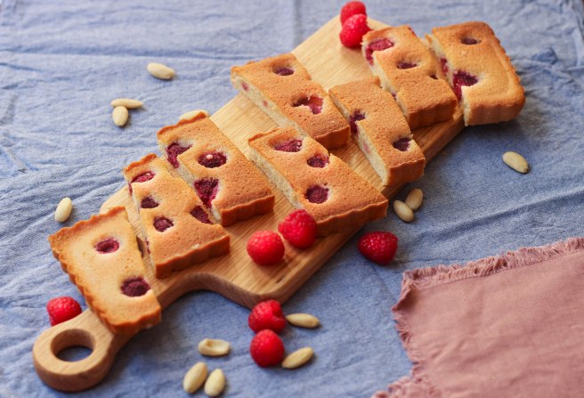 Financier géant aux framboises