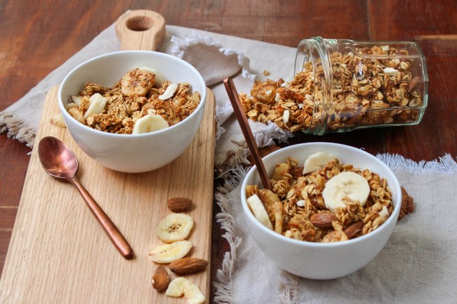 Granola de bananes et spéculoos au miel d'acacia