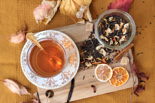 Thé de Noël aux épices et aux agrumes