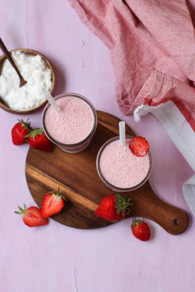 Smoothie fraises, faisselle & lait de soja - photography
