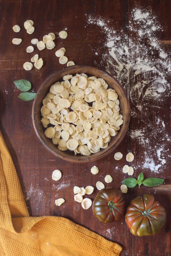 orechiette maison fraîches à la tomate - photography italian food