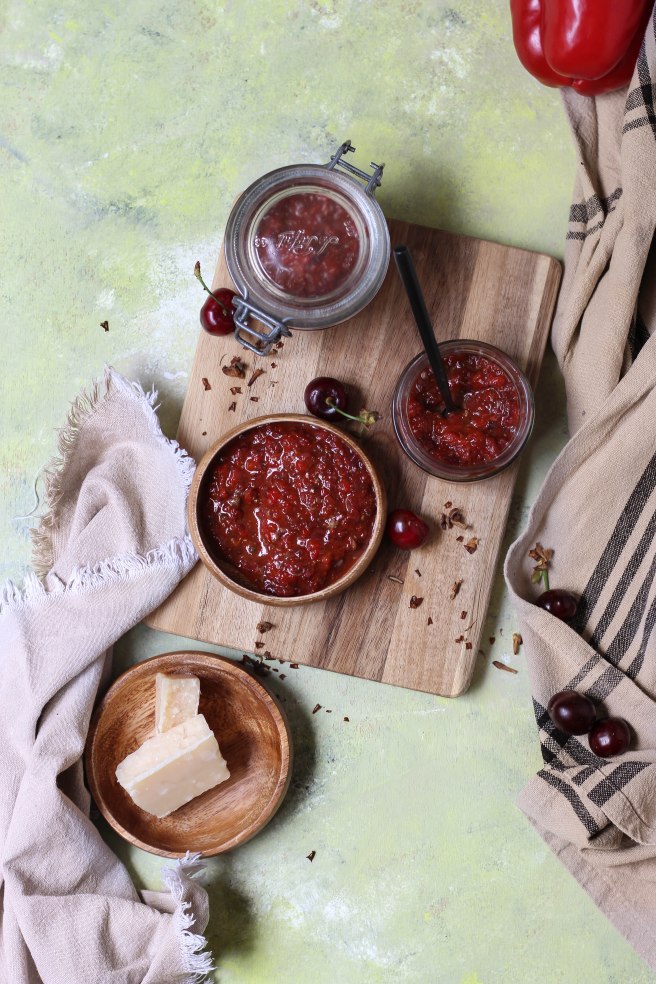 Tapenade poivron et cerises pour l'apéritif - photography