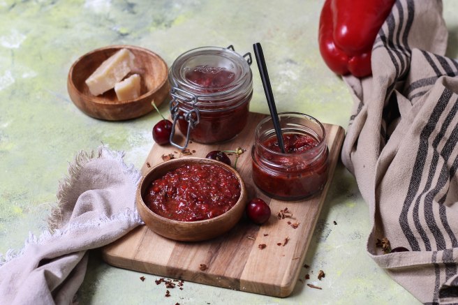 Tapenade poivron et cerises pour l'apéritif - photography