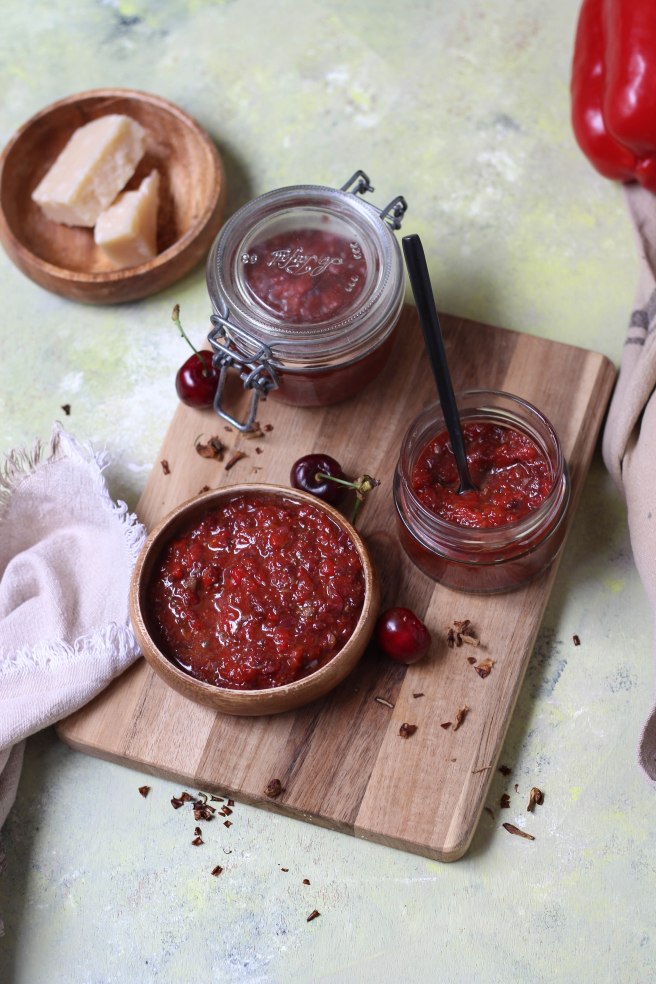 Tapenade poivron et cerises pour l'apéritif - photography