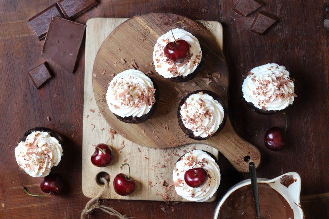 Muffin au chocolat façon forêt noire - photography