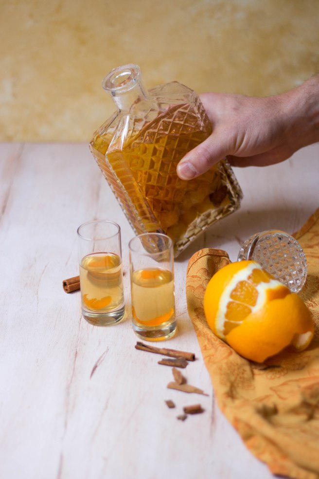 Rhum arrangé aux saveurs hivernales, orange et cannelle de Noël - cocktail photography 