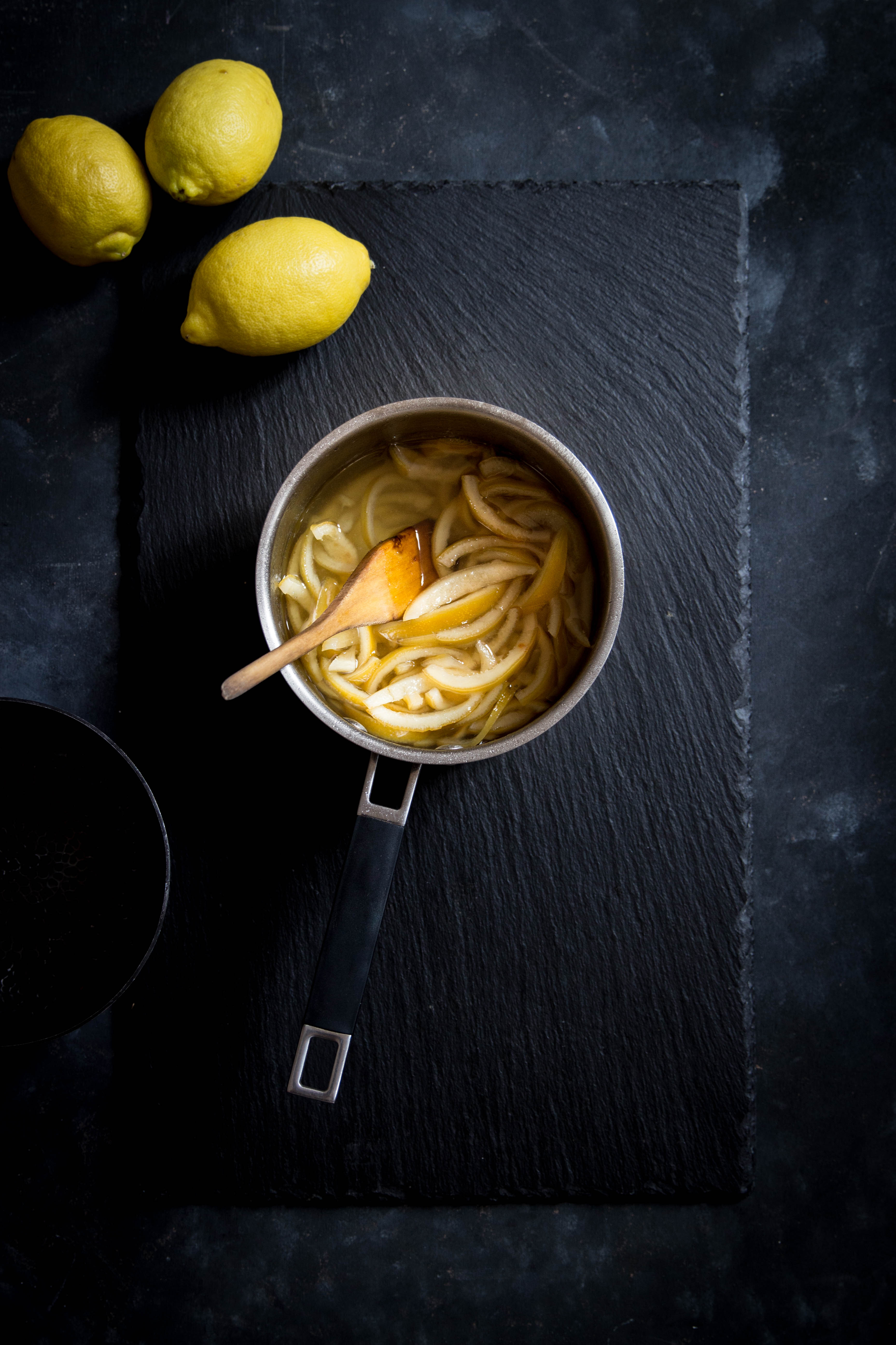 Écorces d'agrumes confites faites maison, technique et recette - food photography