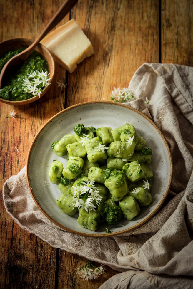 Gnocchis maison à l'ail des ours et pesto - photography