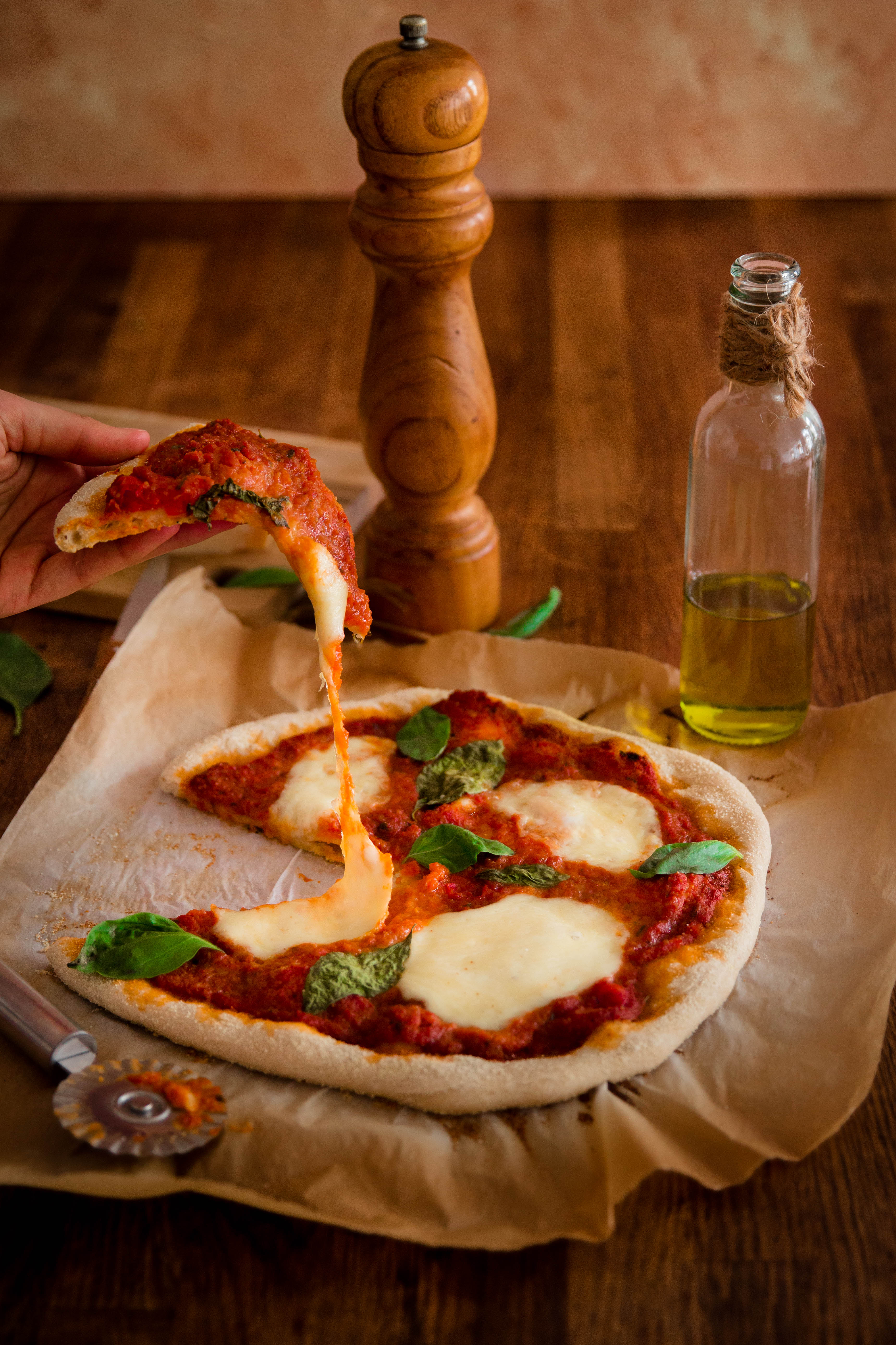 Pizza Margherita comme en Italie - pizza photography