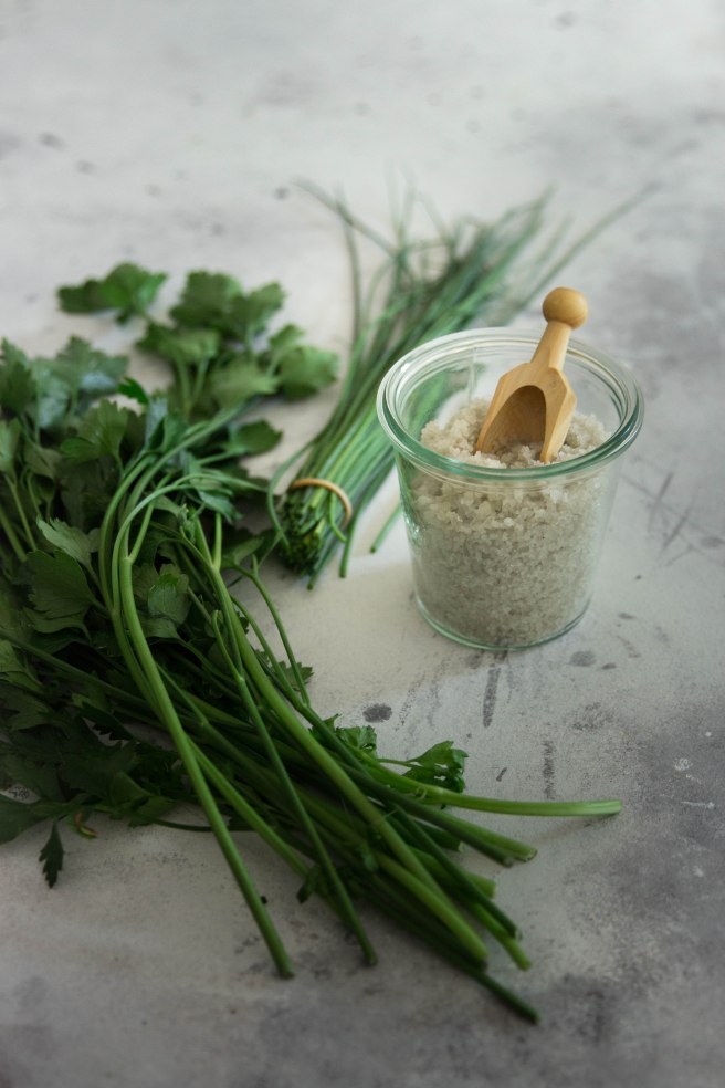 Sel aux herbes aromatiques - recycler ses herbes aromatiques DIY zéro déchet photography