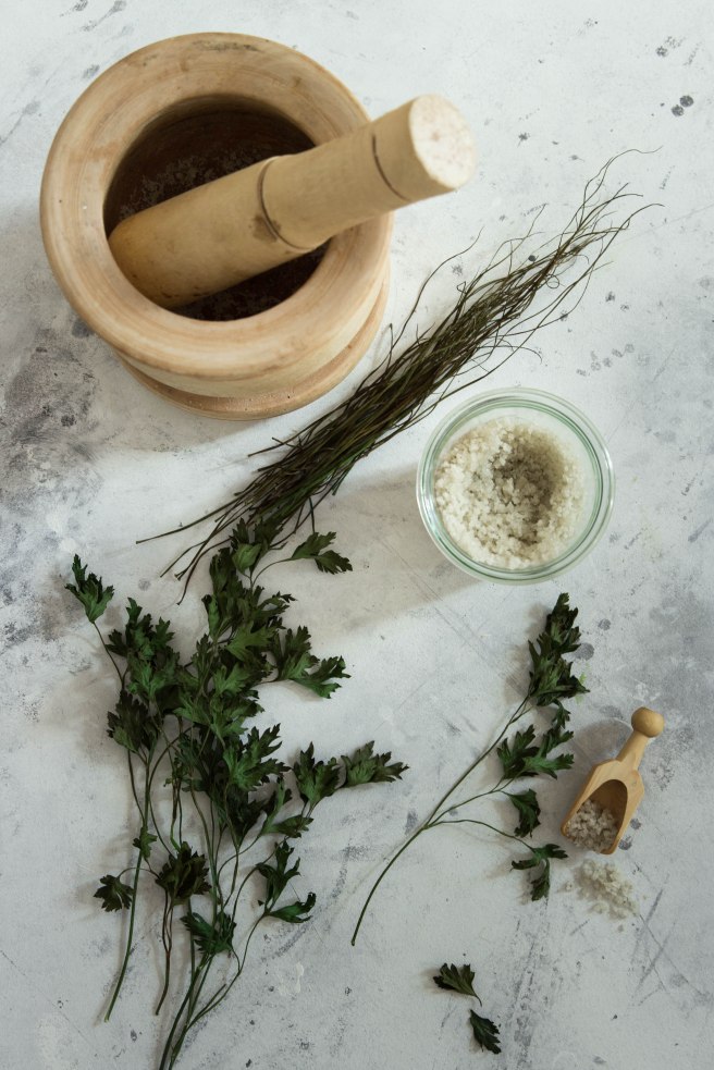 Sel aux herbes aromatiques - recycler ses herbes aromatiques DIY zéro déchet photography