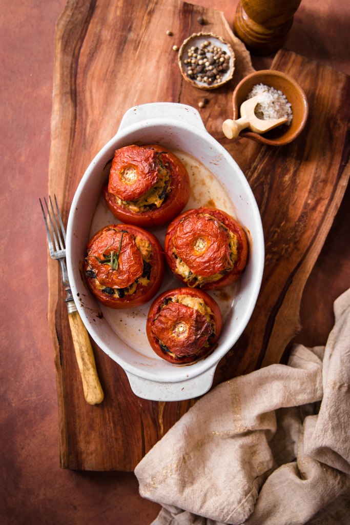 Tomates farcies végétariennes aux champignons - photography