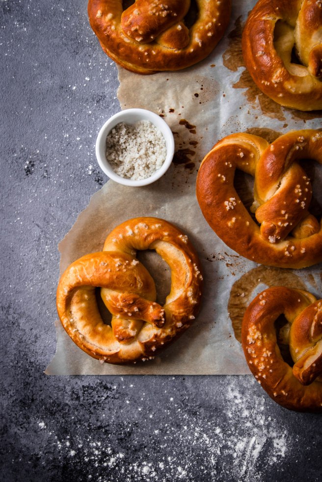 Bretzels fourrés au comté et à la fleur de sel - photography