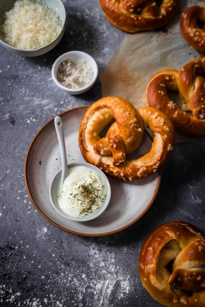 Bretzels fourrés au comté et à la fleur de sel - photography