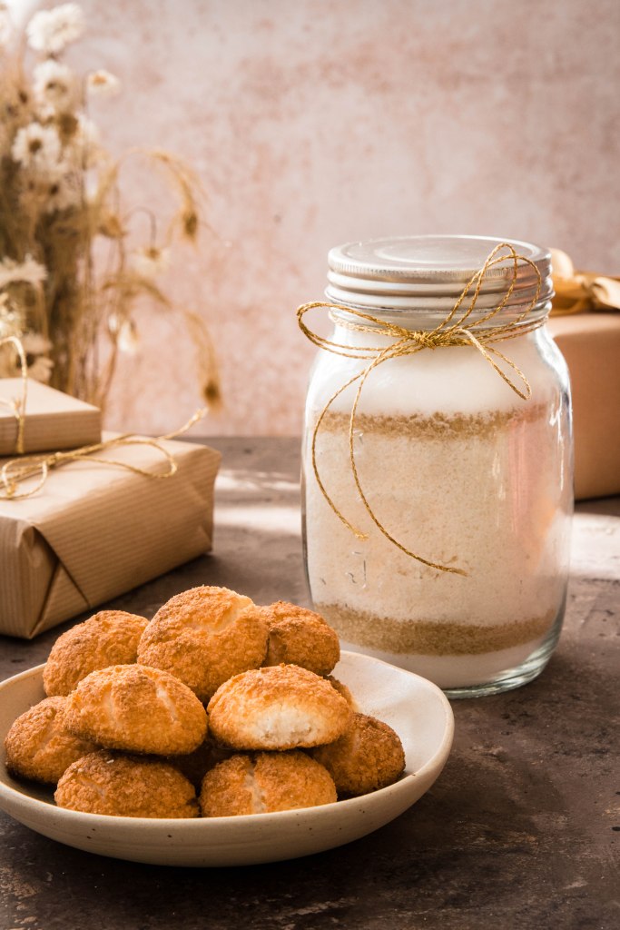 Jarre gourmande à offrir pour réaliser des rochers coco - photography