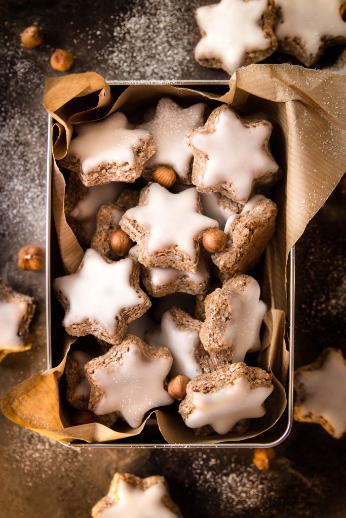 Recette de zimtstern à la noisette et cannelle - Etoiles de Noël photography