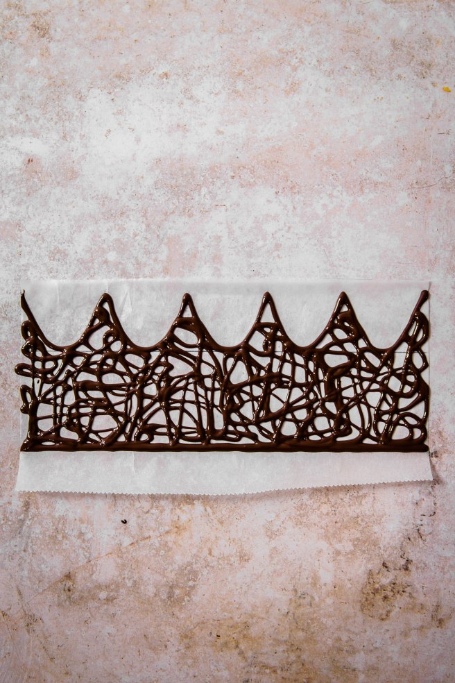 Couronne des rois en chocolat et cranberries - photography