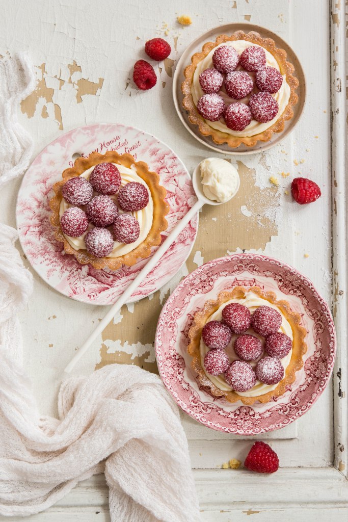 Tartelettes faciles aux framboises et chocolat blanc - photography