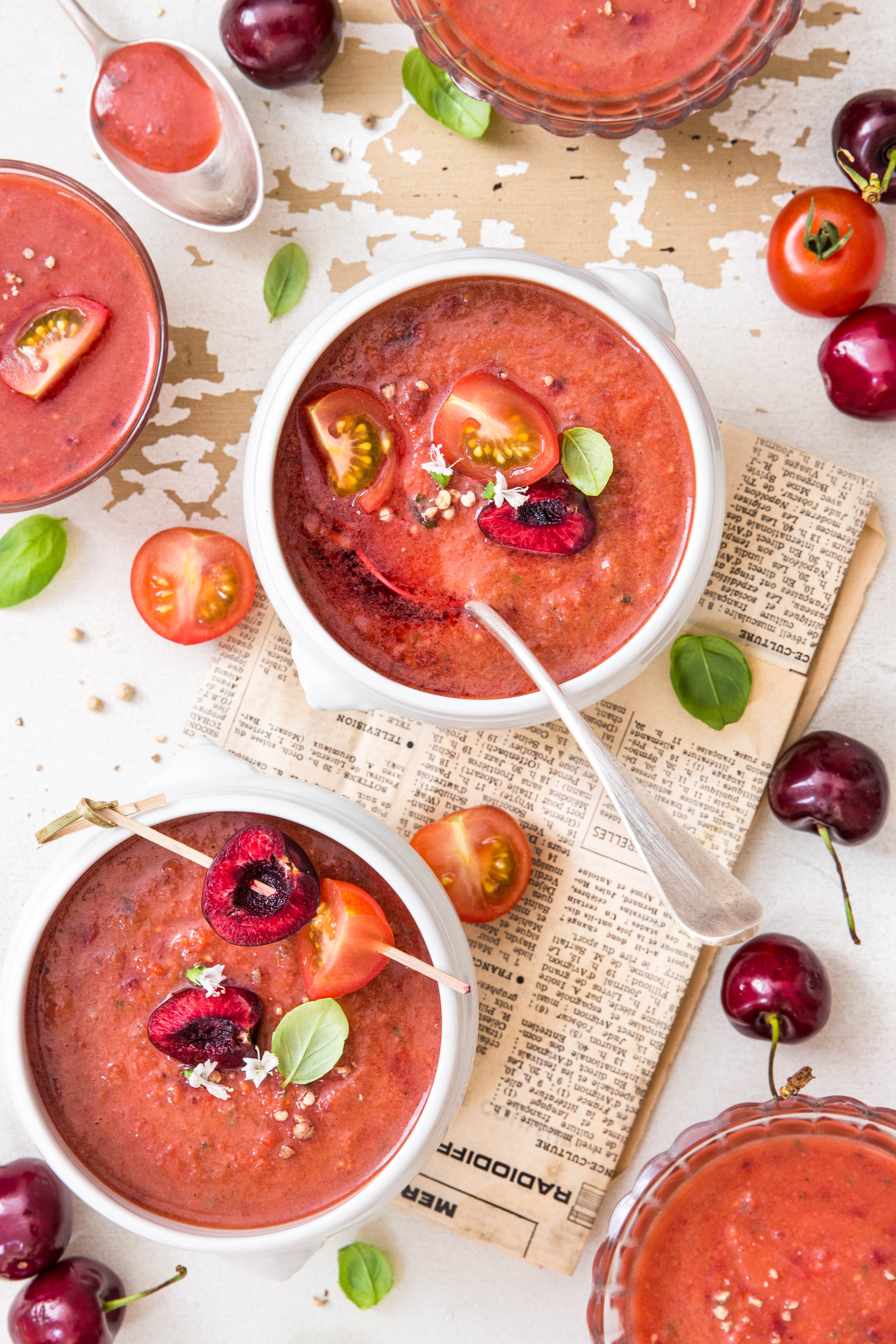 Gaspacho de cerises et tomates cerises - photography