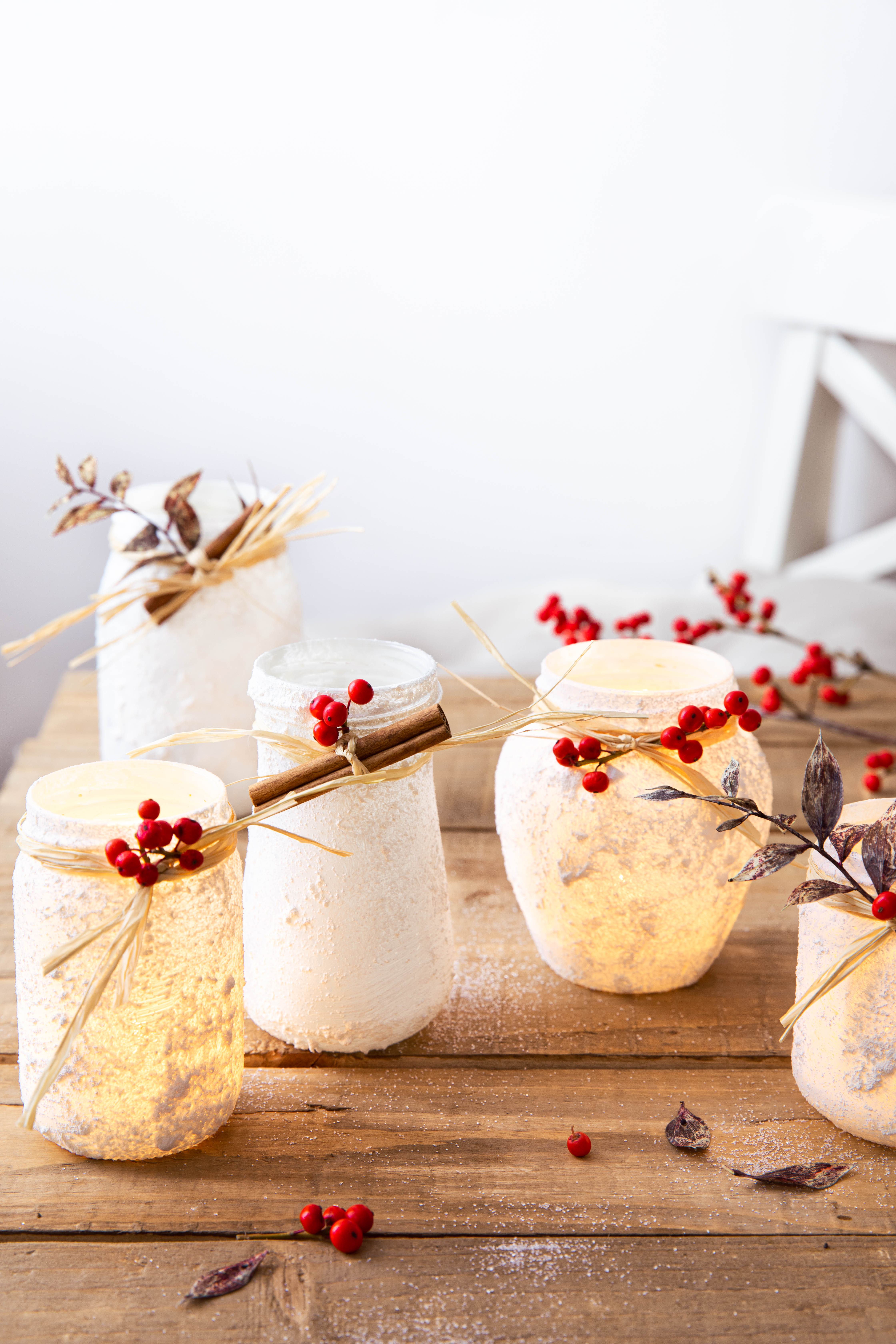 Photophores enneigés de Noël avec des bocaux en verre - DIY décoration de Noël facile - photography