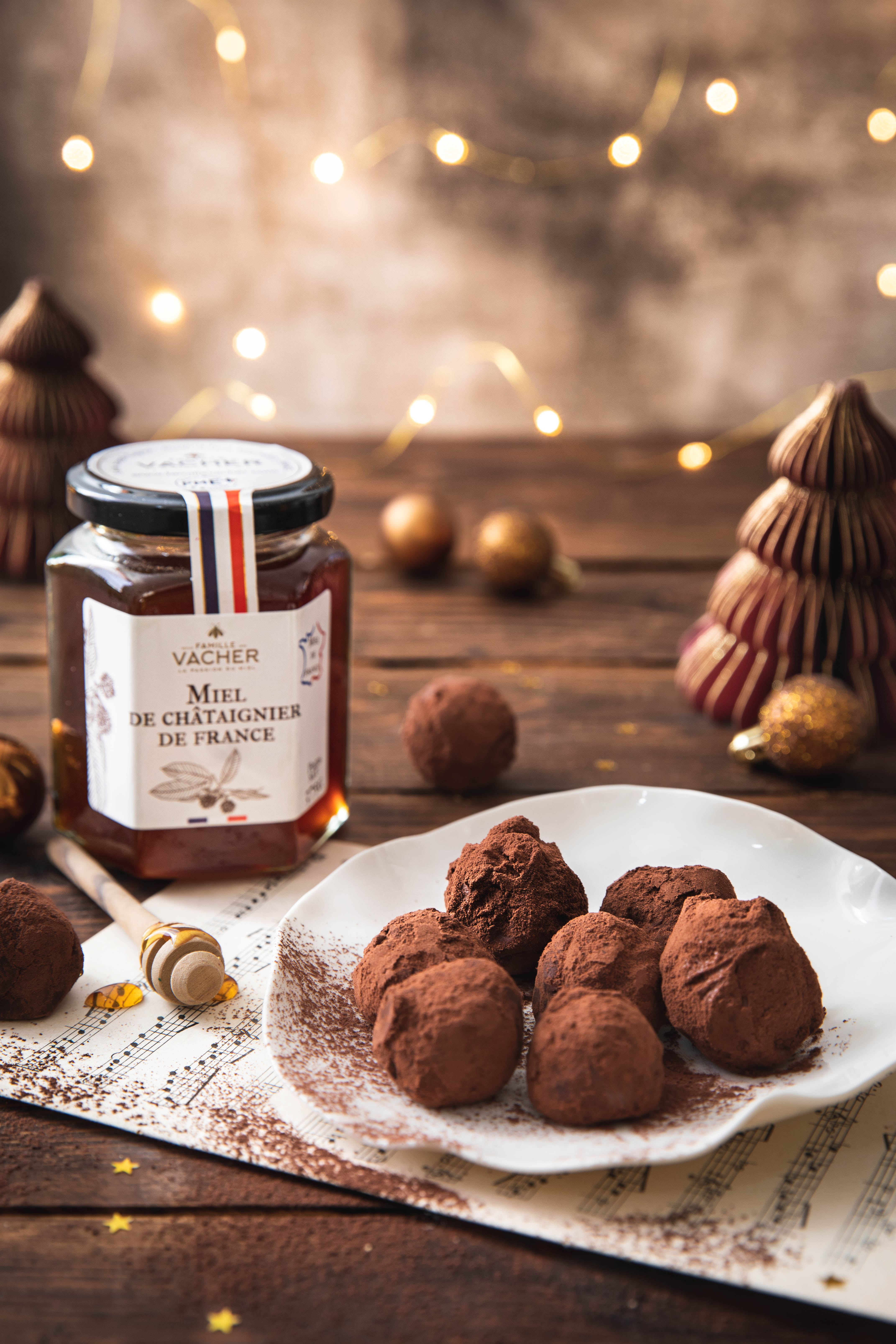 Truffes au chocolat noir et miel de châtaignier - photography